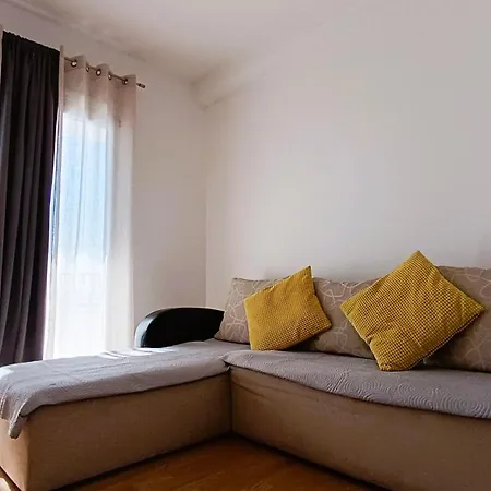 Ella Apartmán