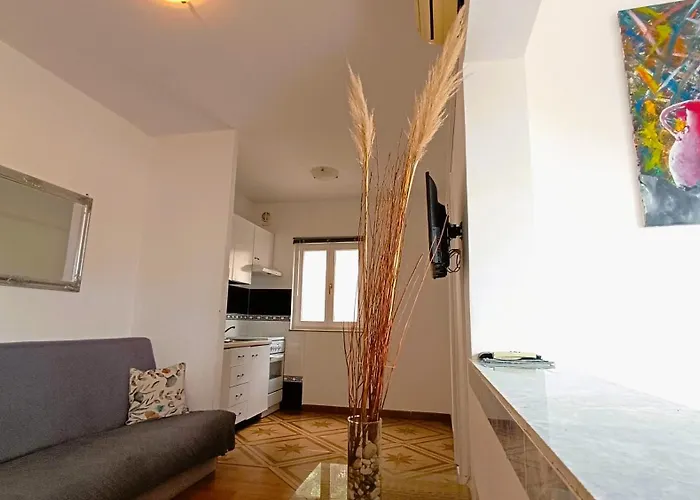 Apartment Ella *