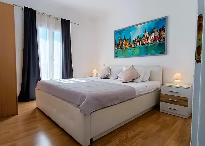 Apartment Ella *