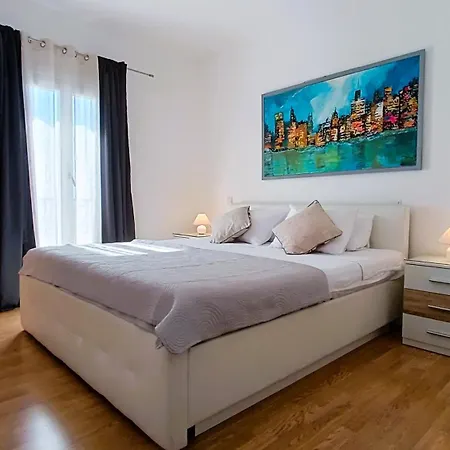 Apartman Ella *